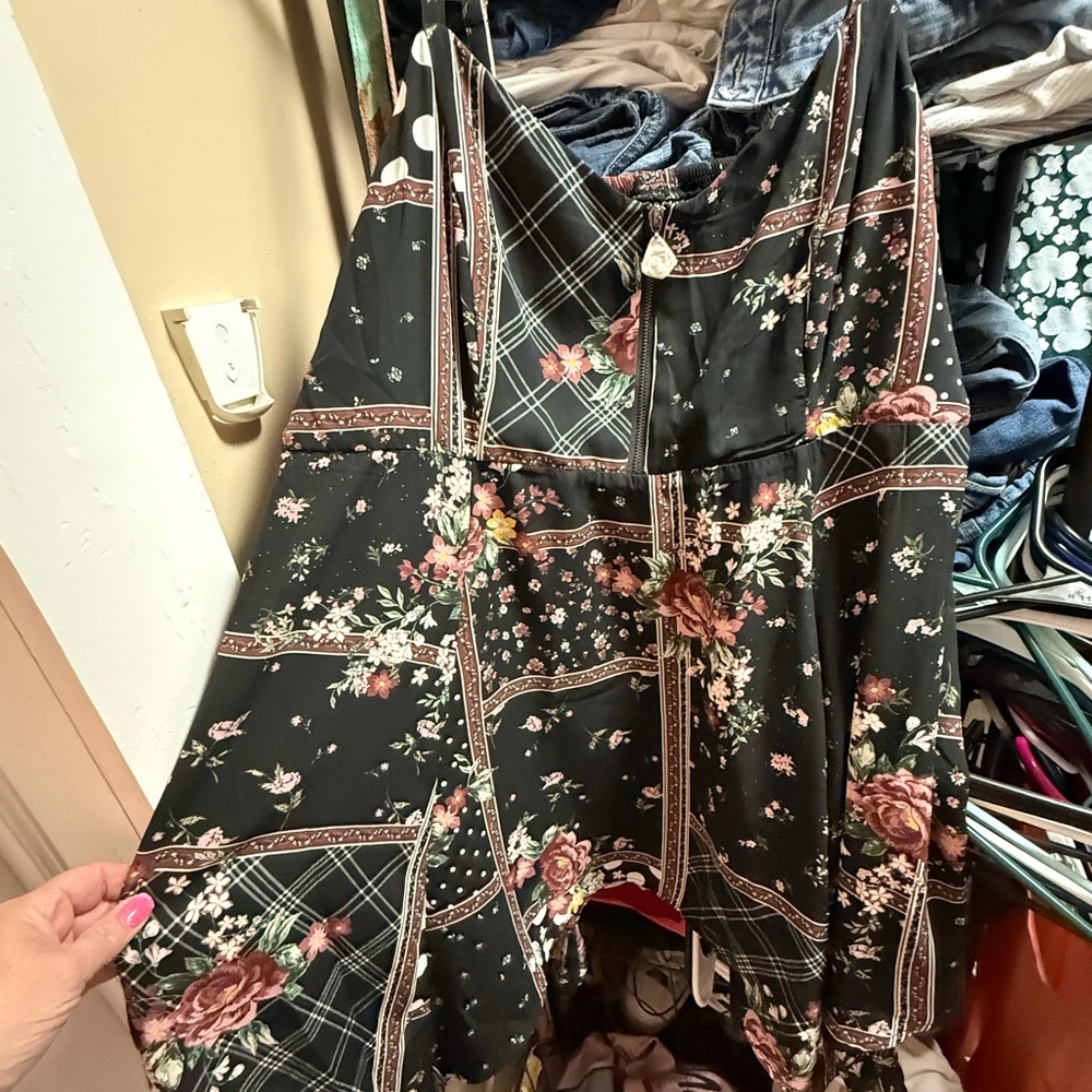 Floral black tank top NWOT